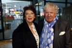 Schiphol 4 februari 2020
Katja Schuurman Peter Faber Willibrord Frequin Gerard Cox en Barrie Stevens vertrekkenb vanaf schiphol naar Suriname voor de opnames van het RTL4 programma Beter laat dan ooit. Willibrord met zijn vriendin