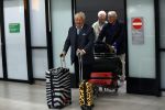 Schiphol 28 februari 2020
Aankomst Willibrord Frequin Barry Stevens Gerard Cox en Peter Faber op schiphol na de opnames van hun programma beter laat dan nooit.