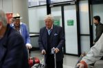 Schiphol 28 februari 2020
Aankomst Willibrord Frequin Barry Stevens Gerard Cox en Peter Faber op schiphol na de opnames van hun programma beter laat dan nooit.