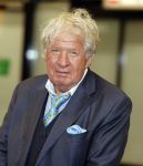 Schiphol 28 februari 2020
Aankomst Willibrord Frequin Barry Stevens Gerard Cox en Peter Faber op schiphol na de opnames van hun programma beter laat dan nooit.