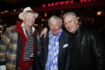 Schiphol 4 februari 2020
Katja Schuurman Peter Faber Willibrord Frequin Gerard Cox en Barrie Stevens vertrekkenb vanaf schiphol naar Suriname voor de opnames van het RTL4 programma Beter laat dan ooit. Willibrord net Jeroen Jorna