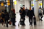 Schiphol 27 februari 2020
Wesley Sneijder haalt zijn zoon Xess Xava en Yolathe Cabau v Kasbergen op nadat ze van uit Los Angeles naar Amsterdam/schiphol zijn gevloegen.
