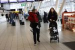 Schiphol 27 februari 2020
Wesley Sneijder haalt zijn zoon Xess Xava en Yolathe Cabau v Kasbergen op nadat ze van uit Los Angeles naar Amsterdam/schiphol zijn gevloegen.