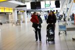 Schiphol 27 februari 2020
Wesley Sneijder haalt zijn zoon Xess Xava en Yolathe Cabau v Kasbergen op nadat ze van uit Los Angeles naar Amsterdam/schiphol zijn gevloegen.