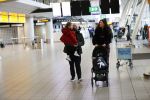 Schiphol 27 februari 2020
Wesley Sneijder haalt zijn zoon Xess Xava en Yolathe Cabau v Kasbergen op nadat ze van uit Los Angeles naar Amsterdam/schiphol zijn gevloegen.