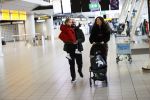 Schiphol 27 februari 2020
Wesley Sneijder haalt zijn zoon Xess Xava en Yolathe Cabau v Kasbergen op nadat ze van uit Los Angeles naar Amsterdam/schiphol zijn gevloegen.