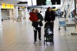 Schiphol 27 februari 2020
Wesley Sneijder haalt zijn zoon Xess Xava en Yolathe Cabau v Kasbergen op nadat ze van uit Los Angeles naar Amsterdam/schiphol zijn gevloegen.