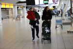 Schiphol 27 februari 2020
Wesley Sneijder haalt zijn zoon Xess Xava en Yolathe Cabau v Kasbergen op nadat ze van uit Los Angeles naar Amsterdam/schiphol zijn gevloegen.