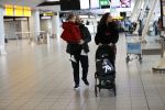 Schiphol 27 februari 2020
Wesley Sneijder haalt zijn zoon Xess Xava en Yolathe Cabau v Kasbergen op nadat ze van uit Los Angeles naar Amsterdam/schiphol zijn gevloegen.