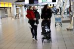Schiphol 27 februari 2020
Wesley Sneijder haalt zijn zoon Xess Xava en Yolathe Cabau v Kasbergen op nadat ze van uit Los Angeles naar Amsterdam/schiphol zijn gevloegen.