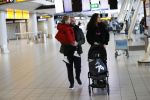 Schiphol 27 februari 2020
Wesley Sneijder haalt zijn zoon Xess Xava en Yolathe Cabau v Kasbergen op nadat ze van uit Los Angeles naar Amsterdam/schiphol zijn gevloegen.