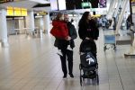 Schiphol 27 februari 2020
Wesley Sneijder haalt zijn zoon Xess Xava en Yolathe Cabau v Kasbergen op nadat ze van uit Los Angeles naar Amsterdam/schiphol zijn gevloegen.