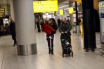 Schiphol 27 februari 2020
Wesley Sneijder haalt zijn zoon Xess Xava en Yolathe Cabau v Kasbergen op nadat ze van uit Los Angeles naar Amsterdam/schiphol zijn gevloegen.