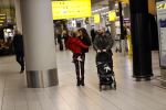 Schiphol 27 februari 2020
Wesley Sneijder haalt zijn zoon Xess Xava en Yolathe Cabau v Kasbergen op nadat ze van uit Los Angeles naar Amsterdam/schiphol zijn gevloegen.