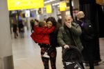 Schiphol 27 februari 2020
Wesley Sneijder haalt zijn zoon Xess Xava en Yolathe Cabau v Kasbergen op nadat ze van uit Los Angeles naar Amsterdam/schiphol zijn gevloegen.