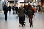 Schiphol 27 februari 2020
Wesley Sneijder haalt zijn zoon Xess Xava en Yolathe Cabau v Kasbergen op nadat ze van uit Los Angeles naar Amsterdam/schiphol zijn gevloegen.
