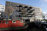 Amsterdam 10 januari 2020
In dit appartement complex woont de nederlandse deelnemer voor het songfestival 2020 jeangu Macrooy met zijn partner ( huis)