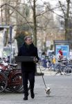 Amsterdam 20 februari 2021
Albert Verlinde heeft eten gehaald bij v Dam en loopt via het vondelpark met zijn hondje naar huis