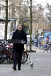 Amsterdam 20 februari 2021
Albert Verlinde heeft eten gehaald bij v Dam en loopt via het vondelpark met zijn hondje naar huis