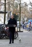 Amsterdam 20 februari 2021
Albert Verlinde heeft eten gehaald bij v Dam en loopt via het vondelpark met zijn hondje naar huis