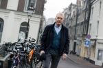 Amsterdam 4 maart 2021
Andre v Duin thuis in zijn huis en op straat op de grachten in Amsterdam.