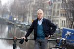 Amsterdam 4 maart 2021
Andre v Duin thuis in zijn huis en op straat op de grachten in Amsterdam.