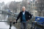 Amsterdam 4 maart 2021
Andre v Duin thuis in zijn huis en op straat op de grachten in Amsterdam.