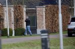 Bergschenhoek 11 maart 2021
Sarah v Soelen de nieuwe vriendin van Andre Hazes . Ze gaat met de Bentley met haar moeder naar schoonheidssalon. . Andy Han komt bij Andre op bezoek