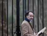 Lage Vuursche en Soest 27 februari 2021
Chris Visser biedt petitie aan bij Prinses Beatrix op Drakensteyn .
