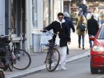 Amsterdam 26 februari 2021
Daniel de Ridder doet boodschappen op de utrechtsestraat.