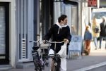 Amsterdam 26 februari 2021
Daniel de Ridder doet boodschappen op de utrechtsestraat.