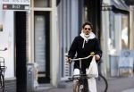 Amsterdam 26 februari 2021
Daniel de Ridder doet boodschappen op de utrechtsestraat.