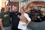 Eindhoven, 6 maart 2021
Danny Tattoo samen met zoon, moeder en Barbie