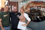 Eindhoven, 6 maart 2021
Danny Tattoo samen met zoon, moeder en Barbie