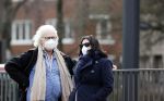 Amsterdam 24 februari 2021
Eddy habbema metzijn vrouw incl mondkapjes wachtend op de tram