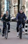 Amsterdam 20 februari 2021
Erwin Olaf met partner  op de fiets in Amsterdam zuid.