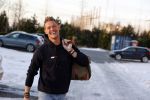 OOstzaan 12 februari 2021
Ferry Doedens en Levy v Wilgen checken samen in bij Hotel v d Valk . Levy rijdt in een dikke mercedes GT 63S AMG