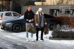 OOstzaan 12 februari 2021
Ferry Doedens en Levy v Wilgen checken samen in bij Hotel v d Valk . Levy rijdt in een dikke mercedes GT 63S AMG