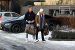 OOstzaan 12 februari 2021
Ferry Doedens en Levy v Wilgen checken samen in bij Hotel v d Valk . Levy rijdt in een dikke mercedes GT 63S AMG