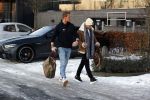 OOstzaan 12 februari 2021
Ferry Doedens en Levy v Wilgen checken samen in bij Hotel v d Valk . Levy rijdt in een dikke mercedes GT 63S AMG