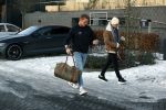 OOstzaan 12 februari 2021
Ferry Doedens en Levy v Wilgen checken samen in bij Hotel v d Valk . Levy rijdt in een dikke mercedes GT 63S AMG