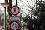 Amsterdam 21 februari 2021
Geert Wilders met zijn beveiliging in het vondelpark bij VondelCS