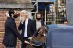 Amsterdam 21 februari 2021
Geert Wilders met zijn beveiliging in het vondelpark bij VondelCS