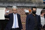 Amsterdam 21 februari 2021
Geert Wilders met zijn beveiliging in het vondelpark bij VondelCS