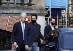 Amsterdam 21 februari 2021
Geert Wilders met zijn beveiliging in het vondelpark bij VondelCS