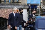 Amsterdam 21 februari 2021
Geert Wilders met zijn beveiliging in het vondelpark bij VondelCS