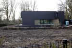 Tilburg 23 februari 2021
De nieuwe villa / huis van Guus Meeuwis is bijna klaar . De werklui hebben allemaal een bekeuring gekregen voor fout parkeren.