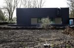 Tilburg 23 februari 2021
De nieuwe villa / huis van Guus Meeuwis is bijna klaar . De werklui hebben allemaal een bekeuring gekregen voor fout parkeren.