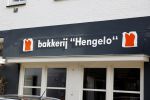 Hengelo 27 februari 2021
Op bezoekbij Martien Meiland die zijn huis verkocht heeft.
Ook spraken wij div mensen in Hengelo die het allemaal heel jammer vinden dat de familie Meiland vertrekt uit Hengelo. We spraken Dave v Aken Luuk Stam Lynet Tiggeloven en Marco Jansen.