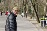 Amsterdam 24 februari 2021
Jack Spijkerman wandelend door het vondelpark